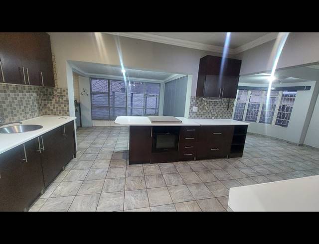 4 BEDROOM FREESTANDING TO LET IN WILGEHOF